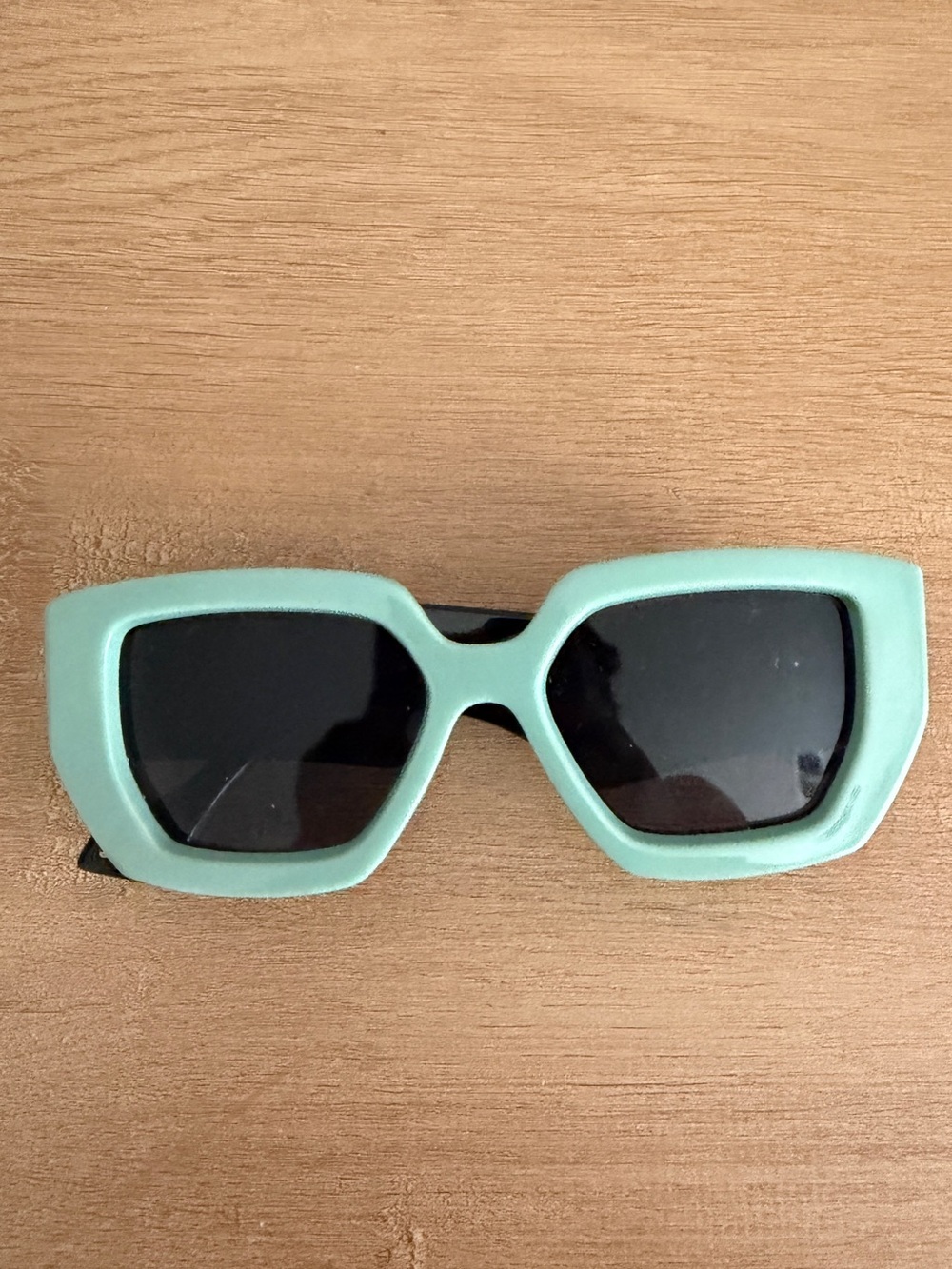 Retro Cat-Eye Sunglasses in Mint Green